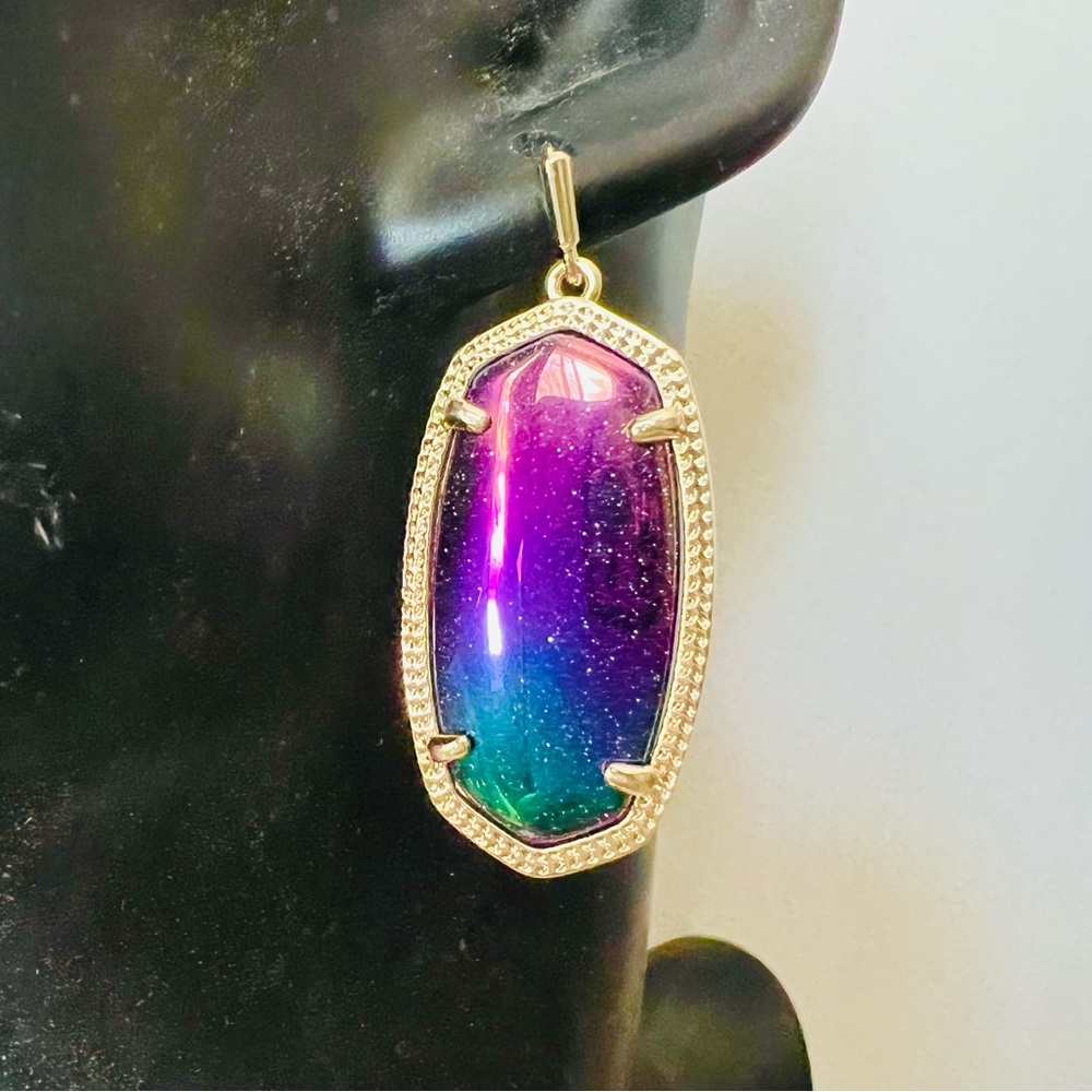 Kendra Scott Elle iridescent blue goldstone earrings in gold color